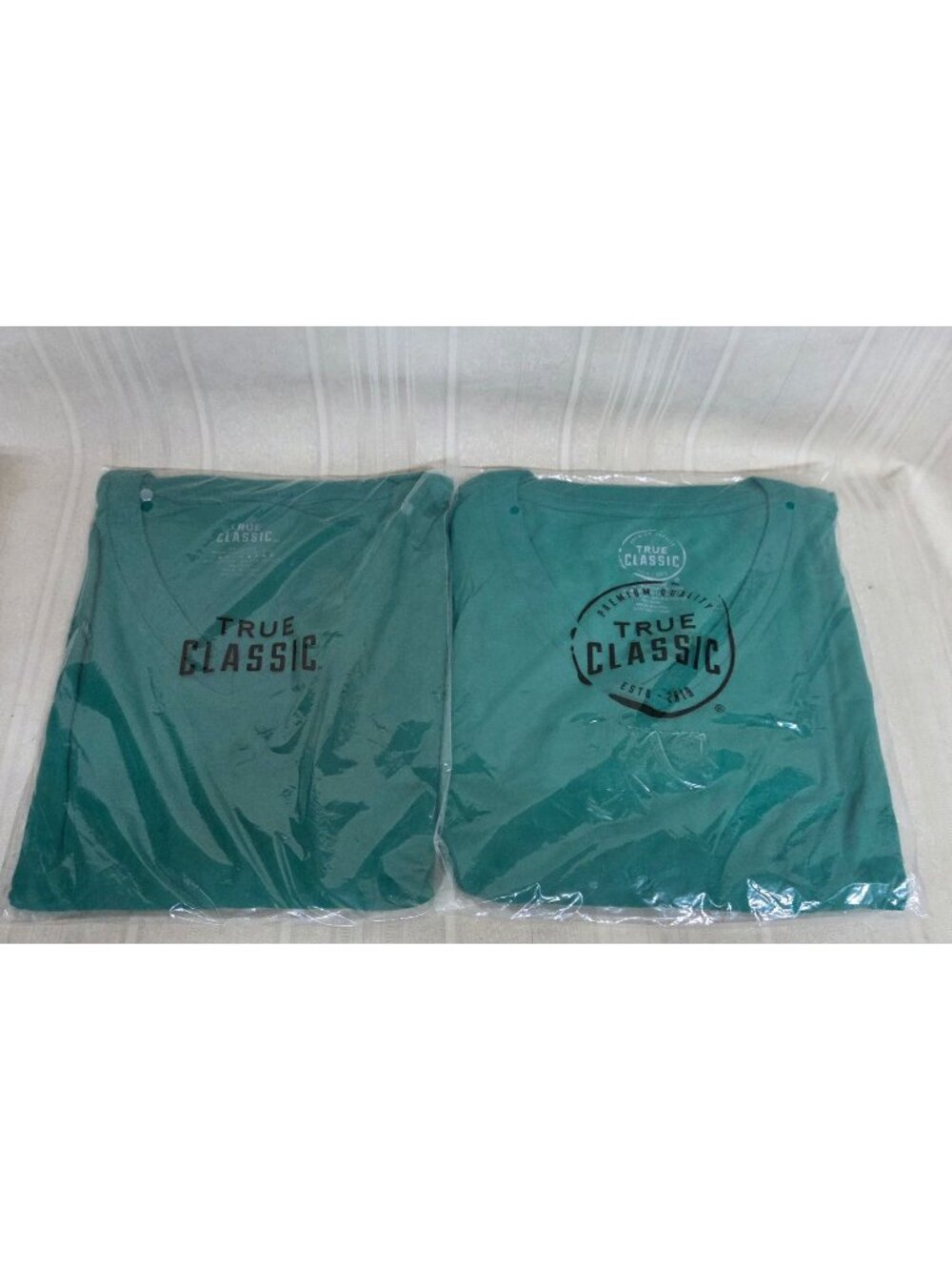 True Classic Men's V-Neck Shirt Short Sleeve GREEN Size XX-Large Lot of 2 New 2X
